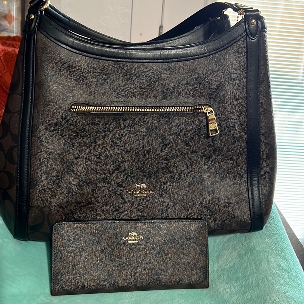 Coach purse and wallet set